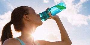 quanta-acqua-bere-al-giorno-1577960257