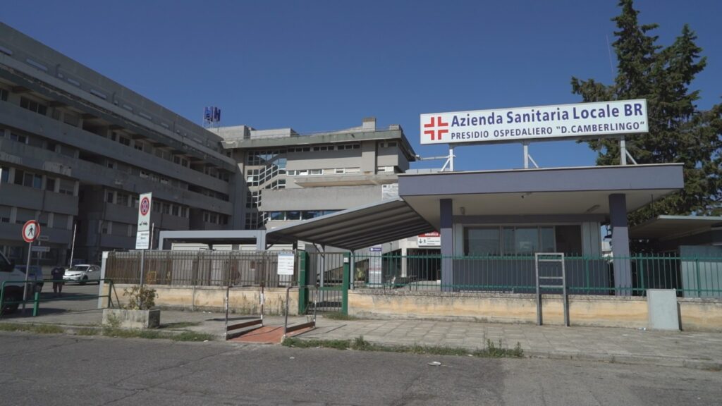 Ospedale di Francavilla Fontana: sospesi i ricoveri in Ostetricia e Ginecologia