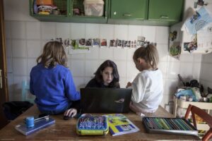 festa_della_mamma_2023_il_rapporto_le_equilibriste