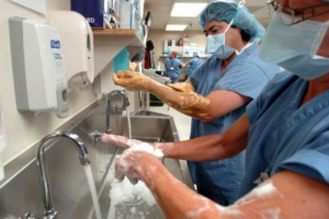 infezioni ospedaliere chirurgiche-photoaidcom-2x-ai-zoom