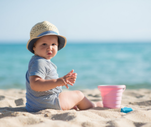 bambino mare-photoaidcom-2x-ai-zoom