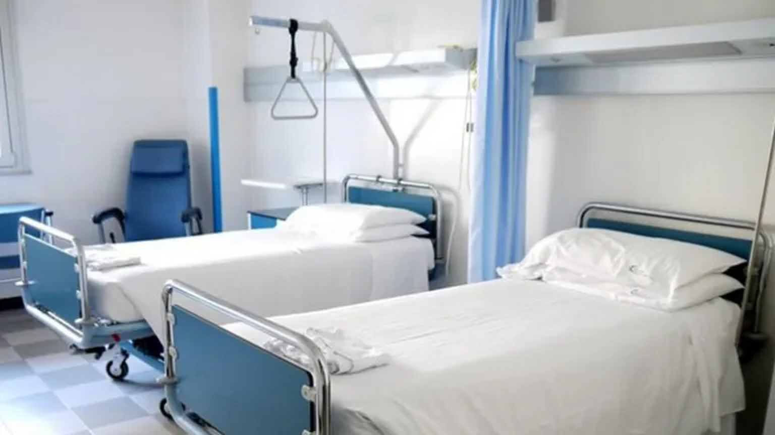 posti letto ospedale-photoaidcom-2x-ai-zoom