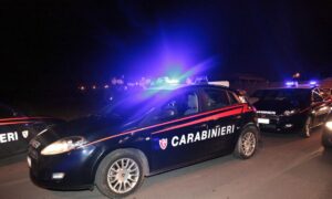 guardia-1691345330069.jpg--presicce_acquarica__turista_va_in_guardia_medica_e_la_trova_chiusa__sfonda_la_vetrata