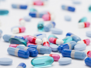farmacovigilanza-photoaidcom-2x-ai-zoom