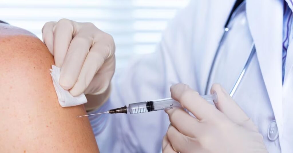 Vaccinazione antinfluenzale: verso il 75% di copertura per anziani e fragili