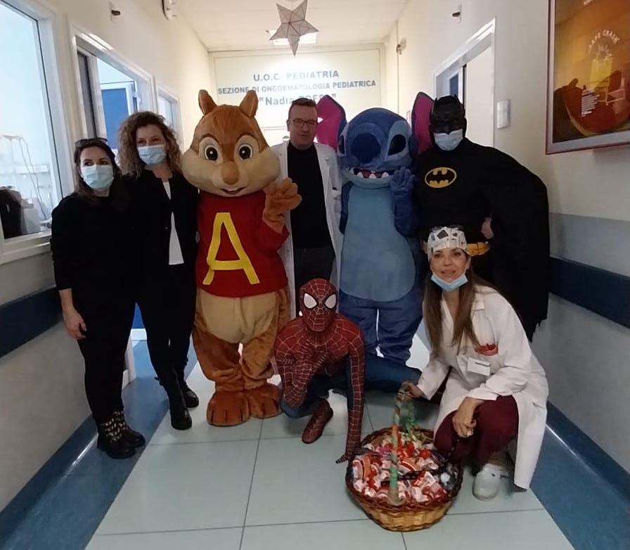 Taranto: in pediatria arrivano supereroi grazie alla Pro Loco e ai bambini di Palagianello